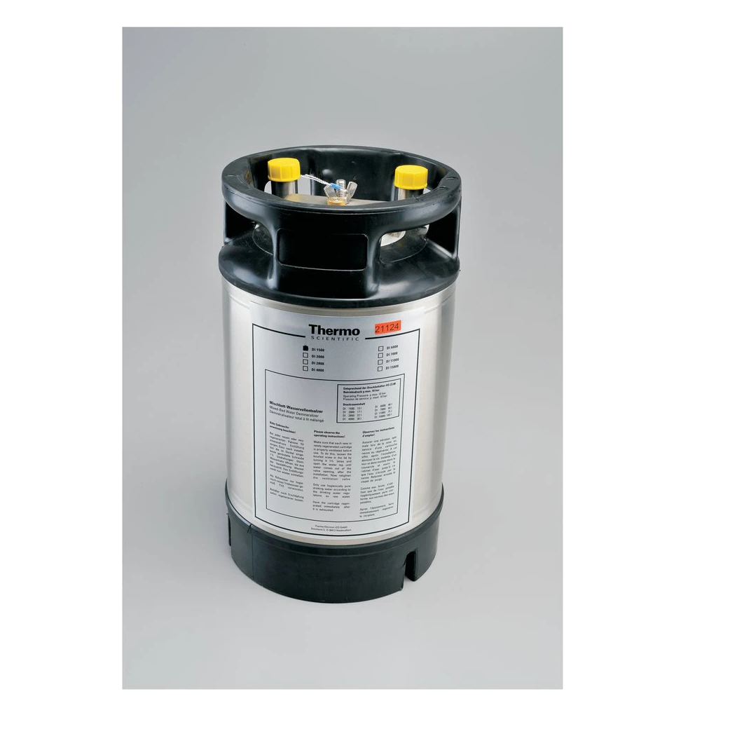 Thermo Scientific™ Pretreatment filter for the Smart2Pure system. Includes filter housing and 1 µm filter