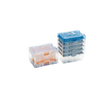 epT.I.P.S.® Reloads, Eppendorf Quality™, 0.5 – 20 µL L, 46 mm, light gray, colorless tips, 960 tips (10 trays × 96 tips)